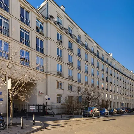 Beautiful Parking By Renters Prestige * Varsovia